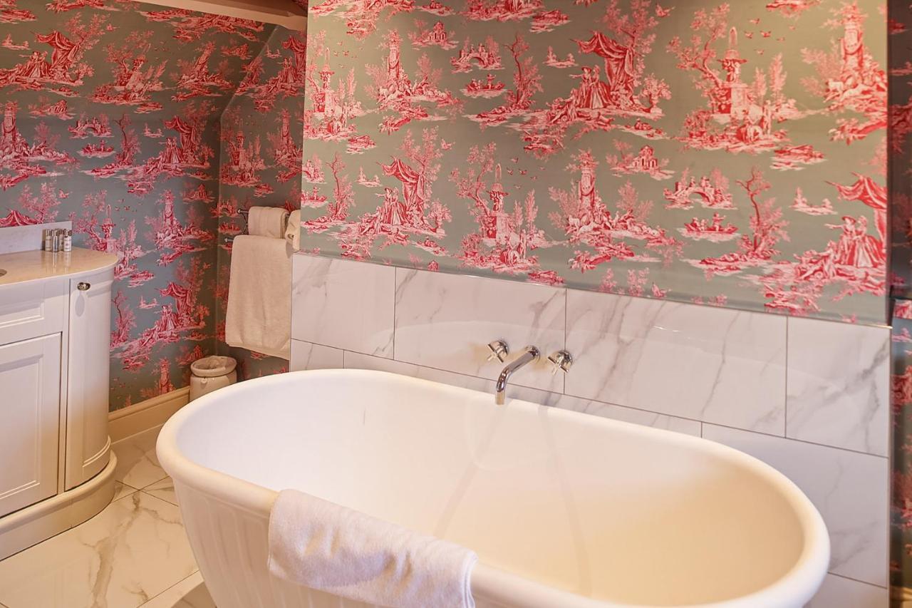 Gileston Manor Luxury B&B Бари Екстериор снимка