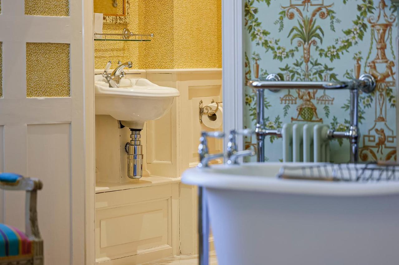 Gileston Manor Luxury B&B Бари Екстериор снимка