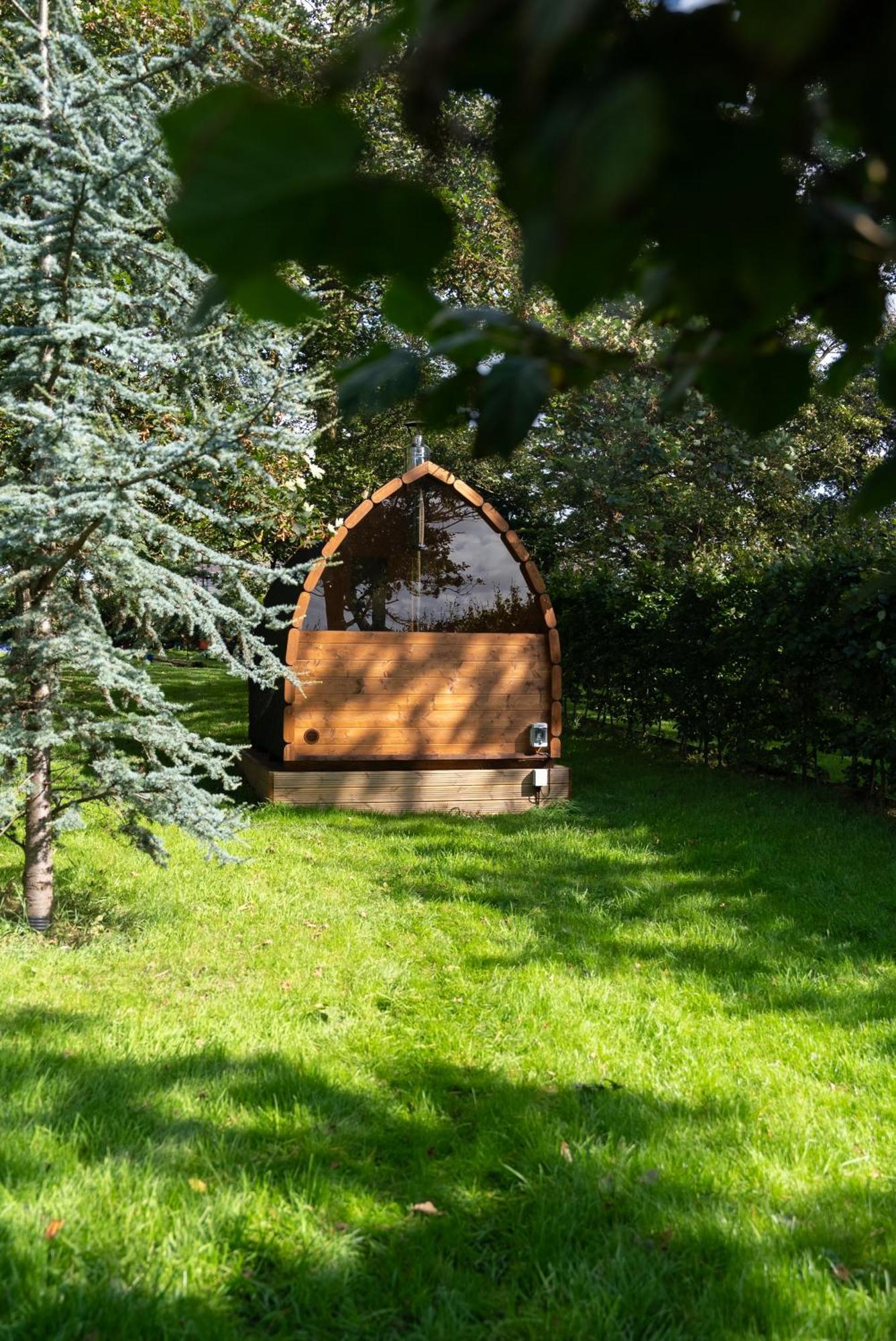 Gileston Manor Luxury B&B Бари Екстериор снимка