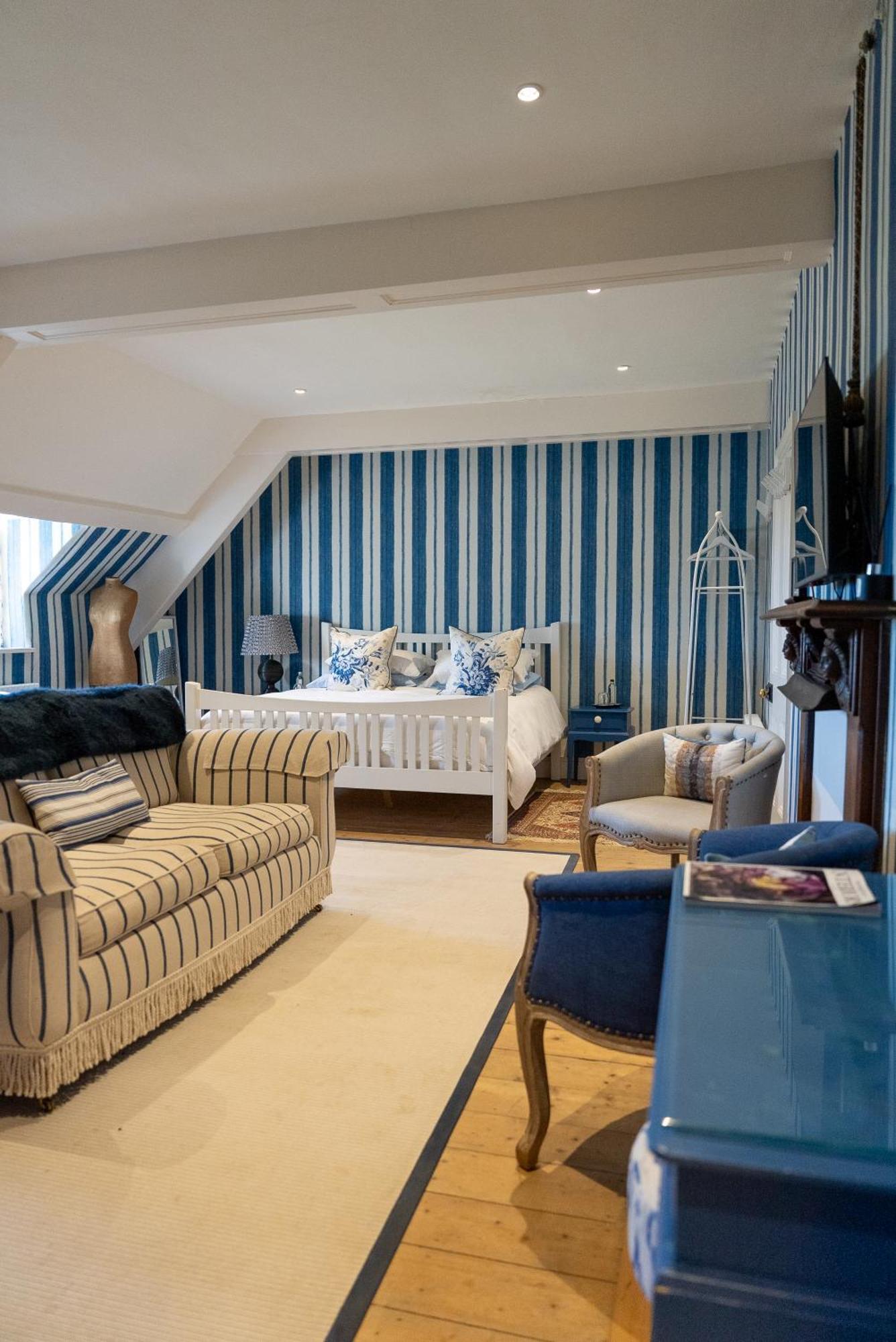 Gileston Manor Luxury B&B Бари Екстериор снимка