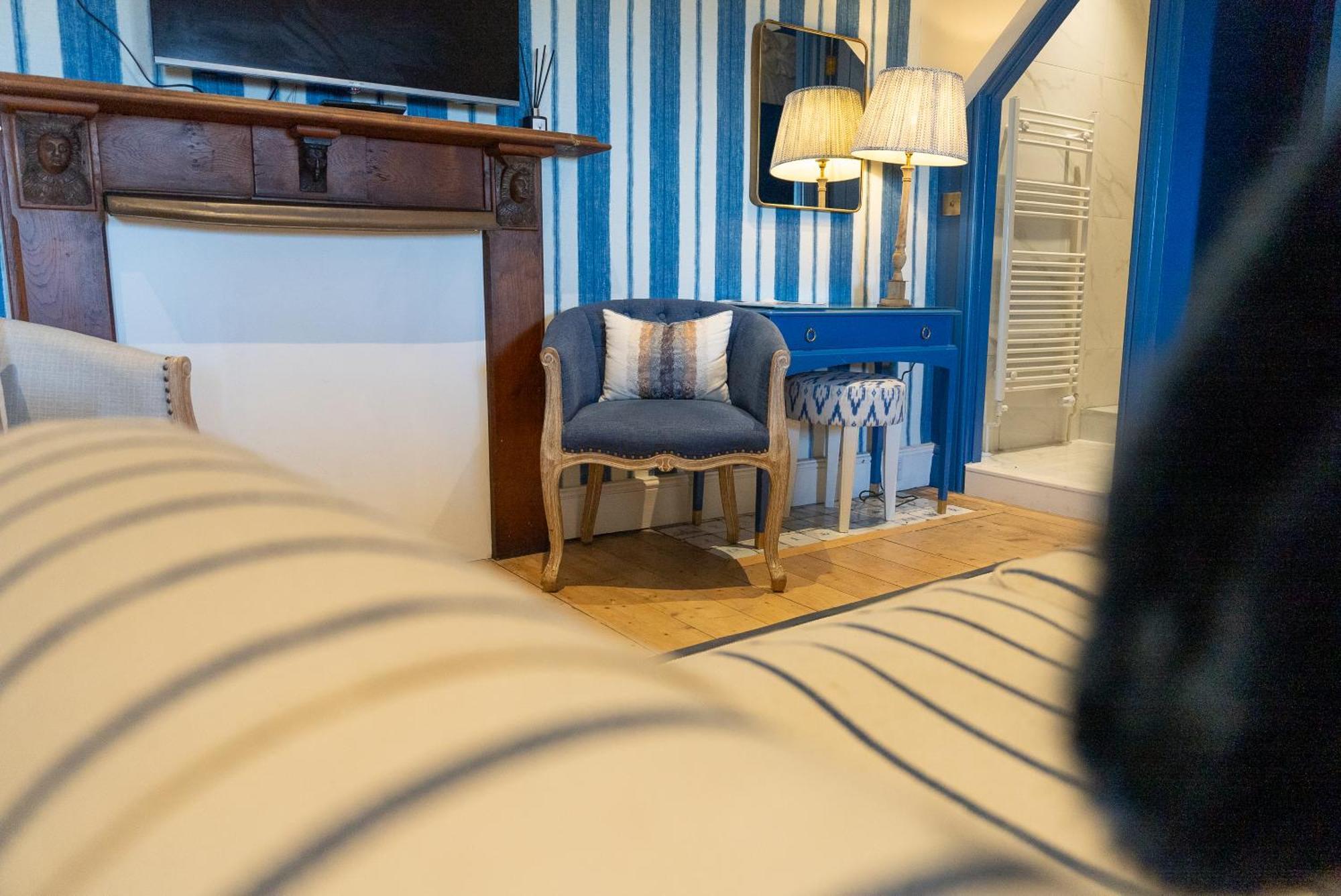 Gileston Manor Luxury B&B Бари Екстериор снимка