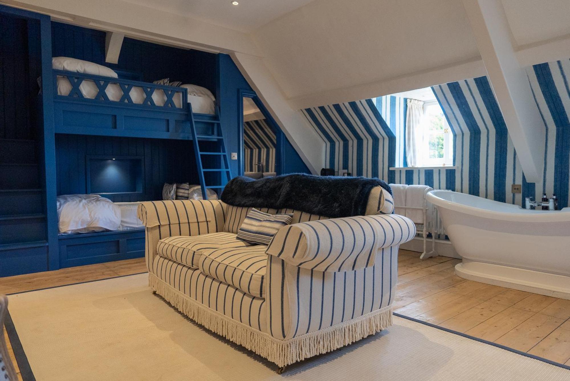 Gileston Manor Luxury B&B Бари Екстериор снимка