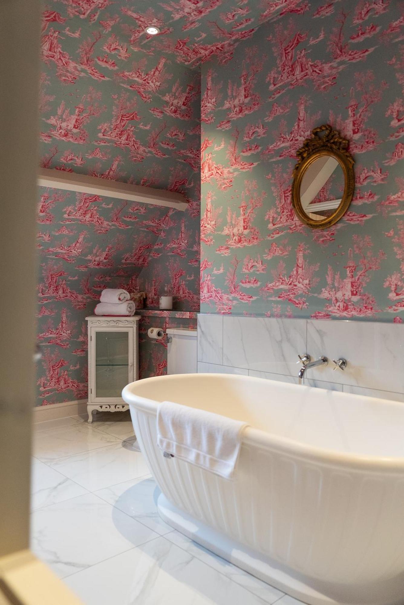Gileston Manor Luxury B&B Бари Екстериор снимка
